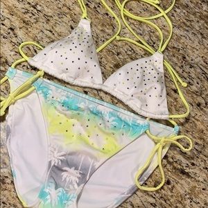 Victoria’s Secret bikini set